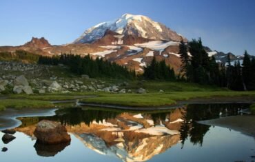 Where should you travel in August? landscape water nature grass outdoor wilderness 762413 pxhere.com 1